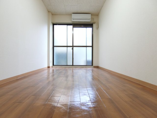 ビレッジ西野の居間・リビング|同物件別部屋イメージ写真