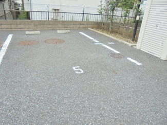 【駐車場】 | ※実際の区画とは異なります