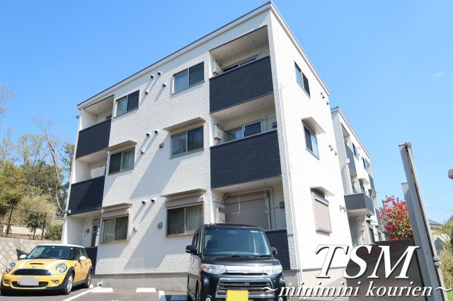 クラウディア香里ヶ丘の外観