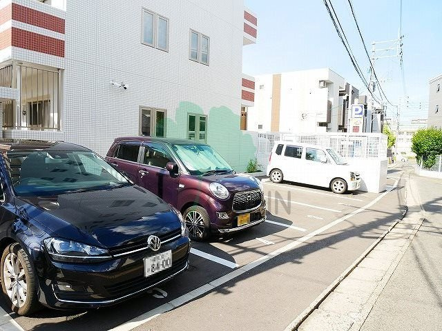 ボナウーフの駐車場