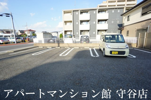 ニコルの駐車場