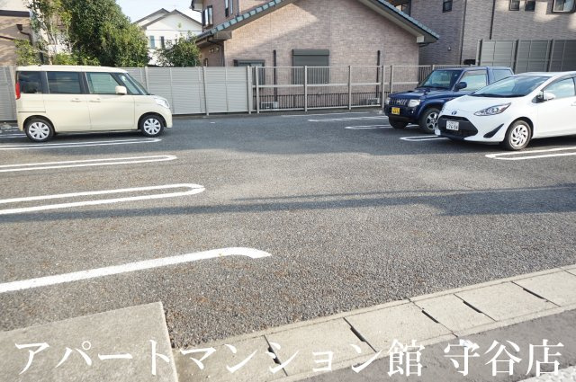 ニコルの駐車場
