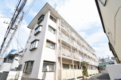 【外観】 | パレ・ド・大倉山 | 東急東横線「大倉山」駅徒歩10分、横浜市営地下鉄ブルーライン「新横浜」駅徒歩20分、
JR横浜線「菊名」駅徒歩19分。