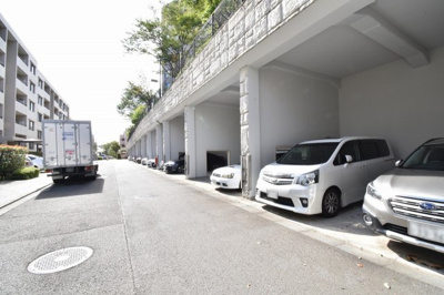 【駐車場】 | シンフォニックヒルズふれあいの街4号棟 | 平置き駐車場