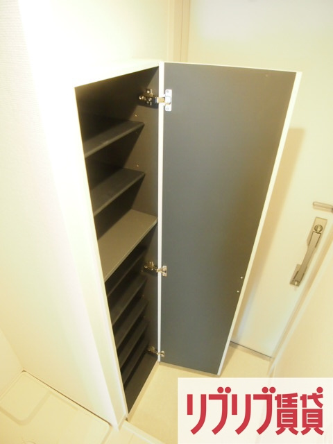 リブリ・アメニティ登戸の玄関