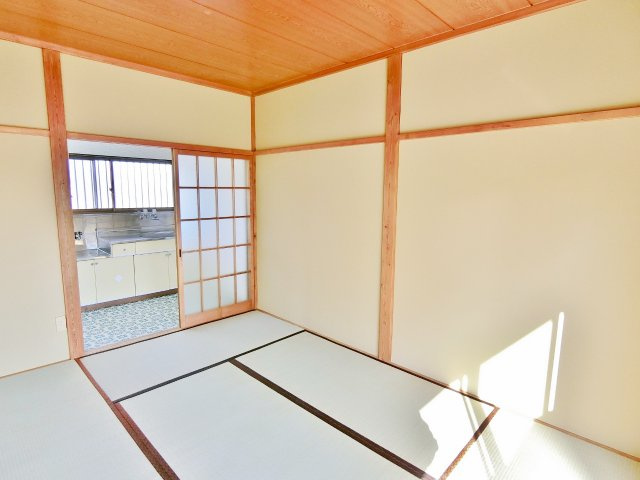 コーポ富田の和室