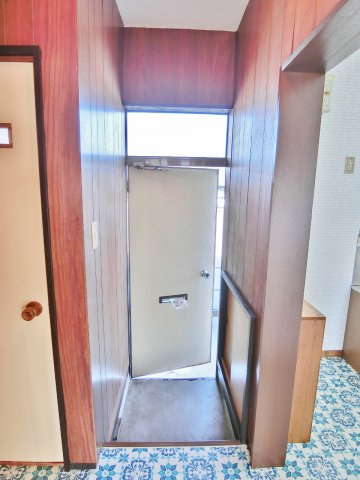 コーポ富田の玄関