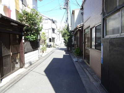 【周辺】 | 岡田貸家 | 岡田貸家　物件前　閑静な住宅街で静かな環境です！