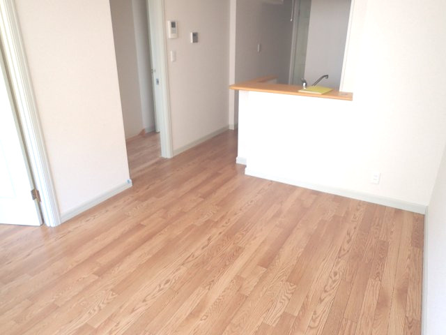 コーポさわの居間・リビング