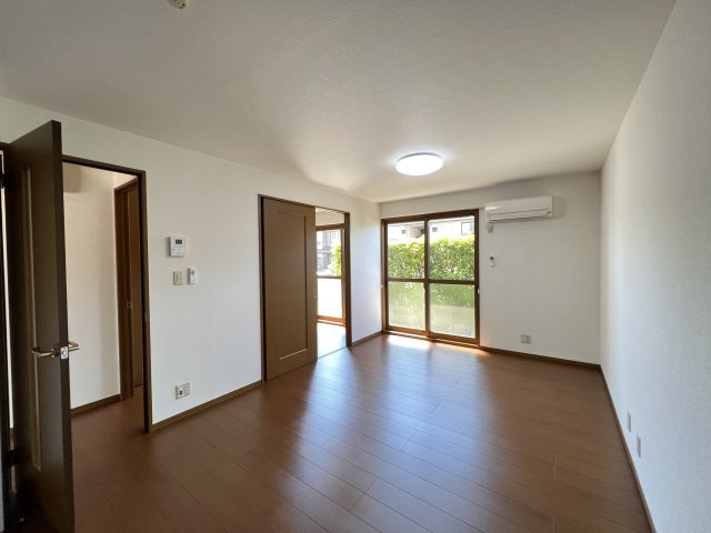 セジュールあいりすAの居間・リビング|リビングエアコン付き