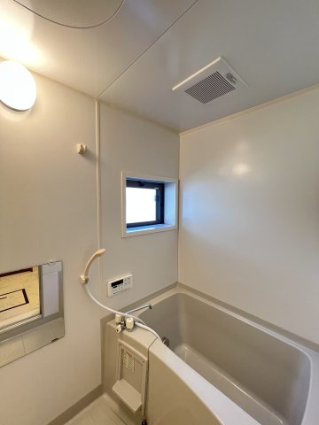 セジュールあいりすAの浴室|バスルーム／追い焚き付き