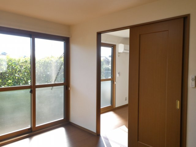 セジュールあいりすAの洋室|南洋室