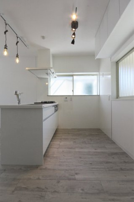 【キッチン】 | リヴェール | リヴェール　　　開放感のあるキッチンです。窓も多いので換気もバッチリですね♪