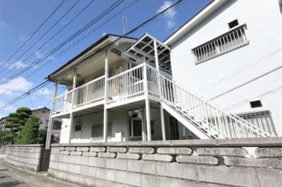 【外観】 | リヴェール | リヴェール　　　駅まで徒歩６分ですが、静かでとっても環境の良い場所です。陽当りも良好ですよ♪