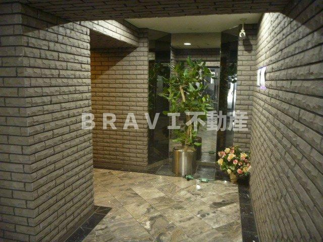ベルンガーデン東平　BRAVI不動産のロビー|毎日通るロビーはこのようになっています