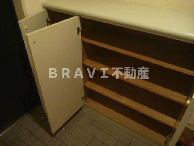 ベルンガーデン東平　BRAVI不動産の玄関|毎日通る玄関はこちらです
