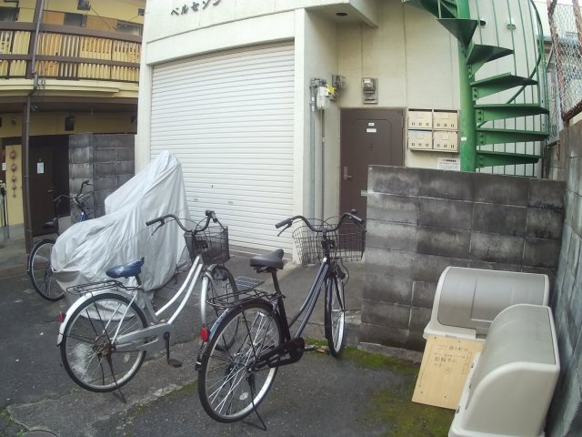 ◆オーナーチェンジ◆駅徒歩６分◆スーパー・銀行・総合病院徒歩９分◆収益マンション◆左京区吉田泉殿町のその他|駐輪場