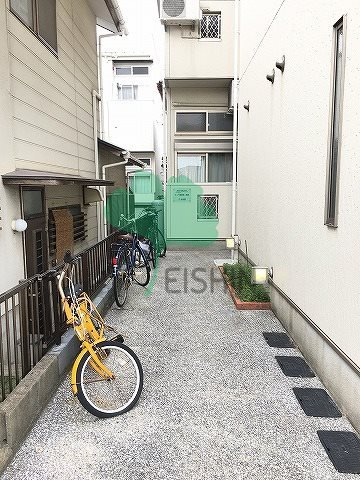ピュア箱崎東8番館のエントランス