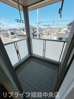 【バルコニー】 | 阿保乙戸建 | インナーバルコニー仕様、屋根もあり急な雨でも安心です