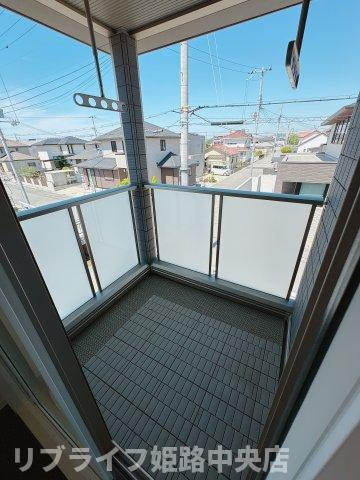【バルコニー】 | 阿保乙戸建 | インナーバルコニー仕様、屋根もあり急な雨でも安心です
