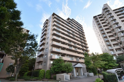 【外観】 | フォレストパーク四季彩の丘D棟 | 横浜市営地下鉄ブルーライン・グリーンライン「センター北」駅徒歩9分と好立地。