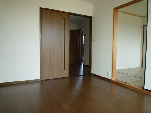 エスポワール都ⅡBの居間・リビング