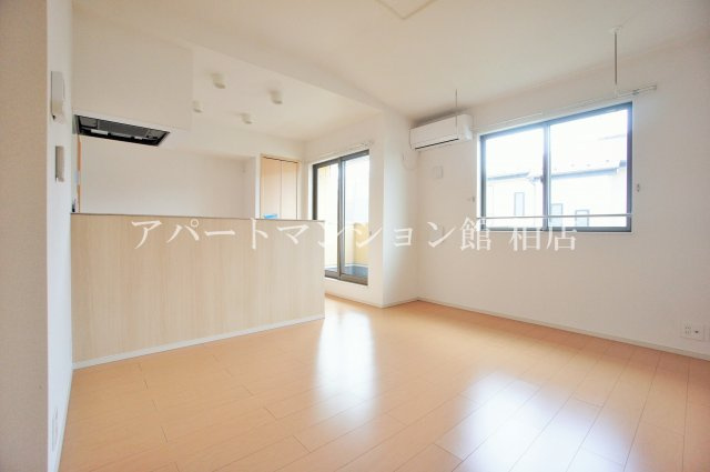 フェアリー・ローズⅢの居間・リビング