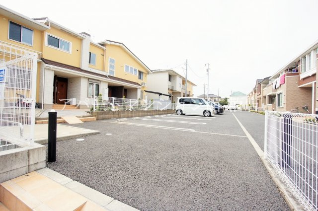 フェアリー・ローズⅢの駐車場