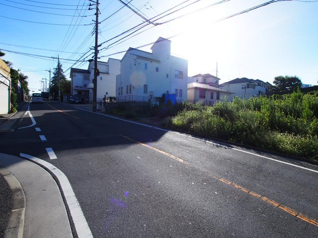 保土ヶ谷区上菅田町全３棟　新築戸建て【成約】の前面道路含む現地写真