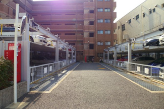 【駐車場】
