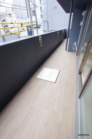 ATKレジデンスなにわ橋　仲介手数料無料のバルコニー