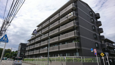 【外観】 | ラフィネ武蔵野 | ６階建てマンション。オートロック付き・宅配ボックス付きです。/小平市 ３ＬＤＫ ラフィネ武蔵野