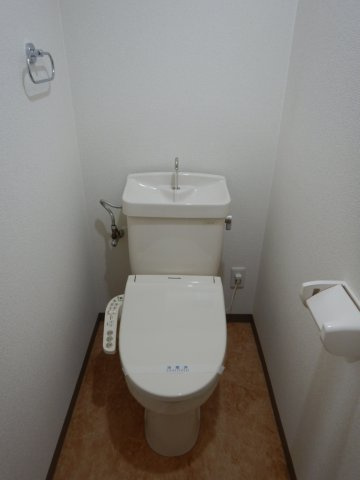 ネクスト倉田　西館のトイレ|岡山市中区倉田　ネクスト倉田西館　３LDK　トイレ