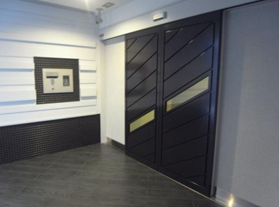 【エントランス】 | レオンコンフォート難波西