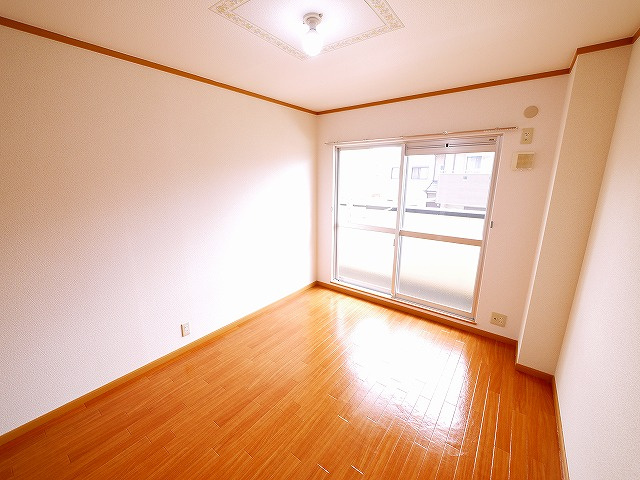 ガーデンパレスⅡの寝室|寝室にぴったりのお部屋です