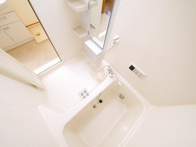 ガーデンパレスⅡの浴室|ゆったり過ごせるお風呂です