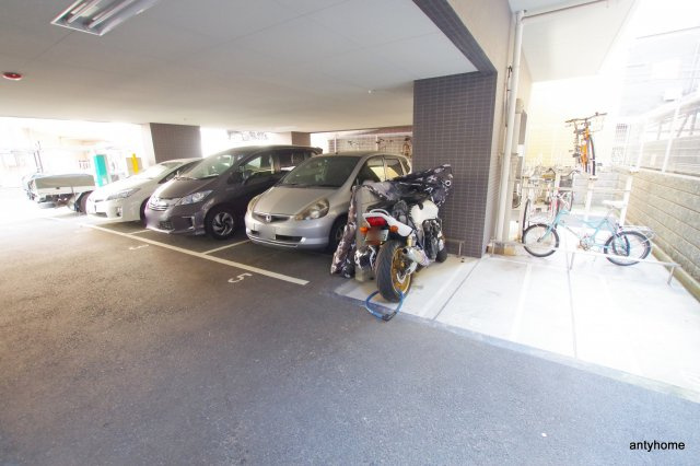 CITY SPIRE北梅田　仲介手数料無料の駐車場