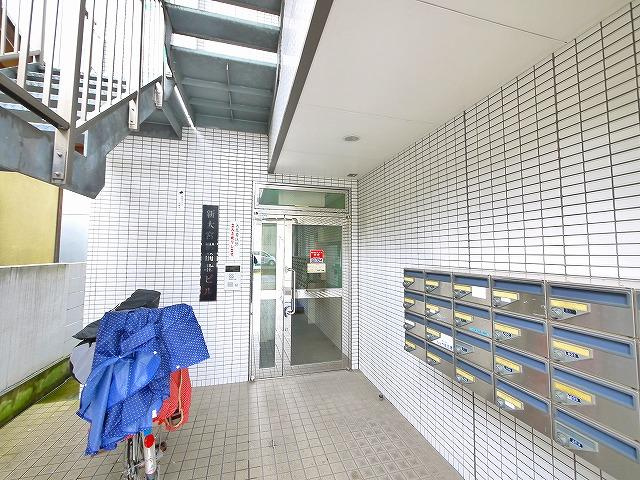 新大宮駅前北ビルのエントランス|ゆとりのあるエントランスです