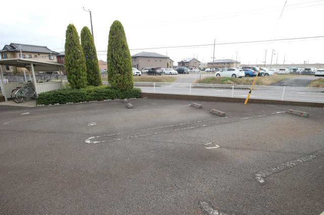 サウスコートＢの駐車場