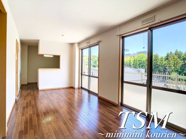 ゼフィランサスの居間・リビング