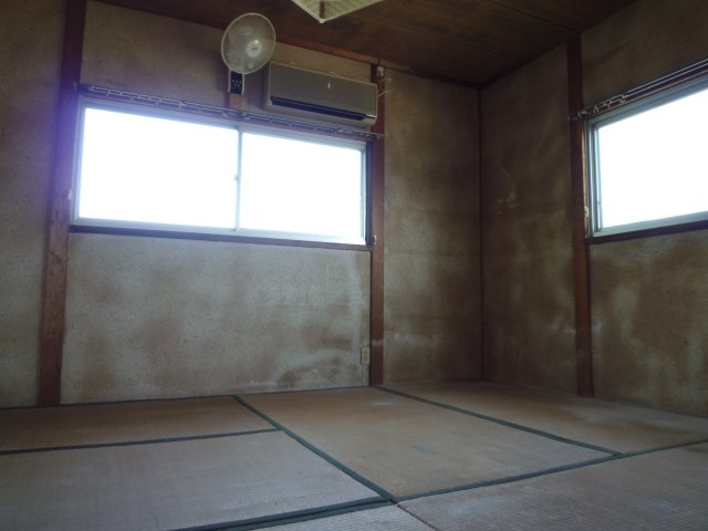 浅口市金光町占見　中古戸建ての和室