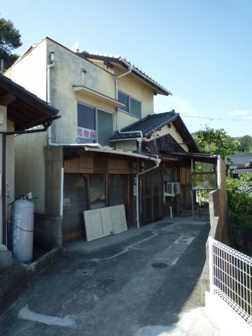 浅口市金光町占見　中古戸建ての外観
