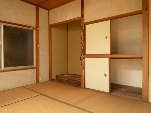 浅口市金光町占見　中古戸建ての和室