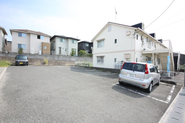 ナシキハイツの駐車場