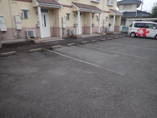 サカエハイツⅢBの駐車場