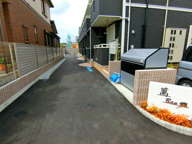 萬のエントランス