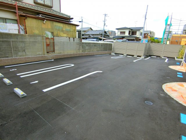 萬の駐車場