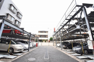 【駐車場】