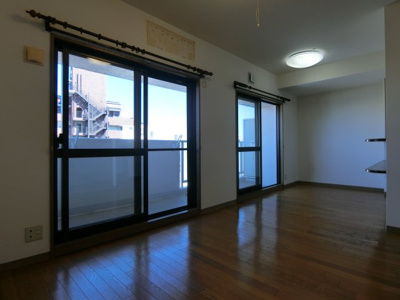 【居間・リビング】 | リバーサイドコープ長柄