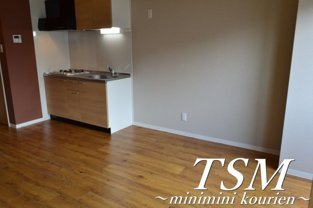 Ｌａｒｇｏ初町の居間・リビング|7.5帖のダイニングキッチン